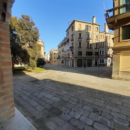 Casa Pusterla شقة