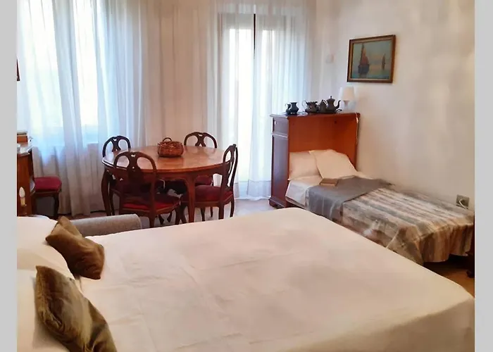 Casa Pusterla Venise